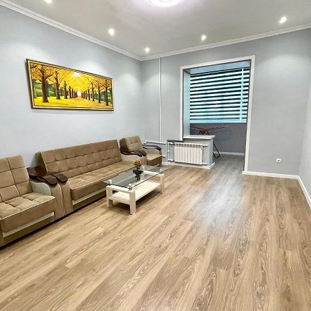 טשקנט Amir Temur Apartment In Center After Renovation מראה חיצוני תמונה